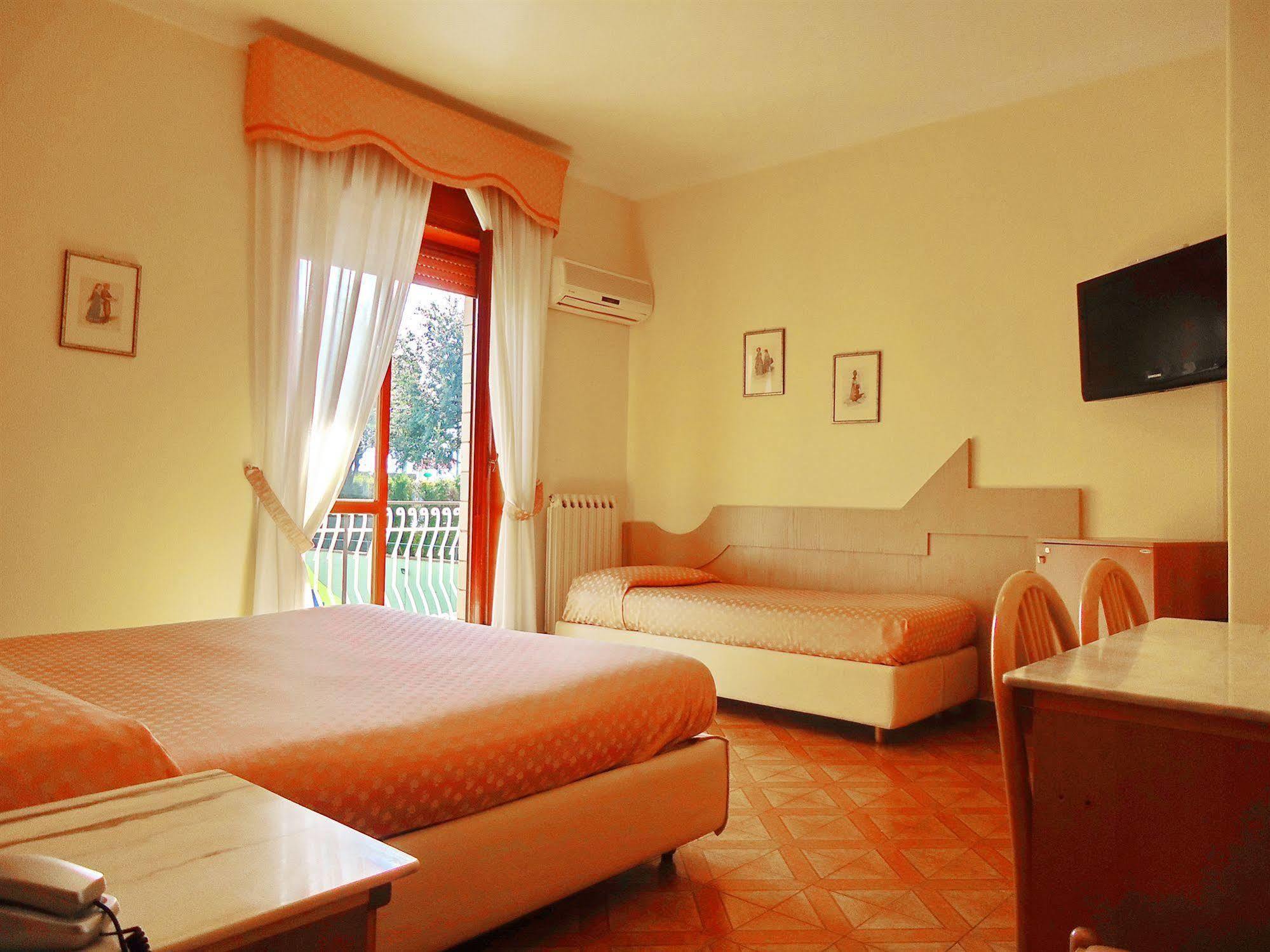 Hotel Giovanna Pompei Esterno foto